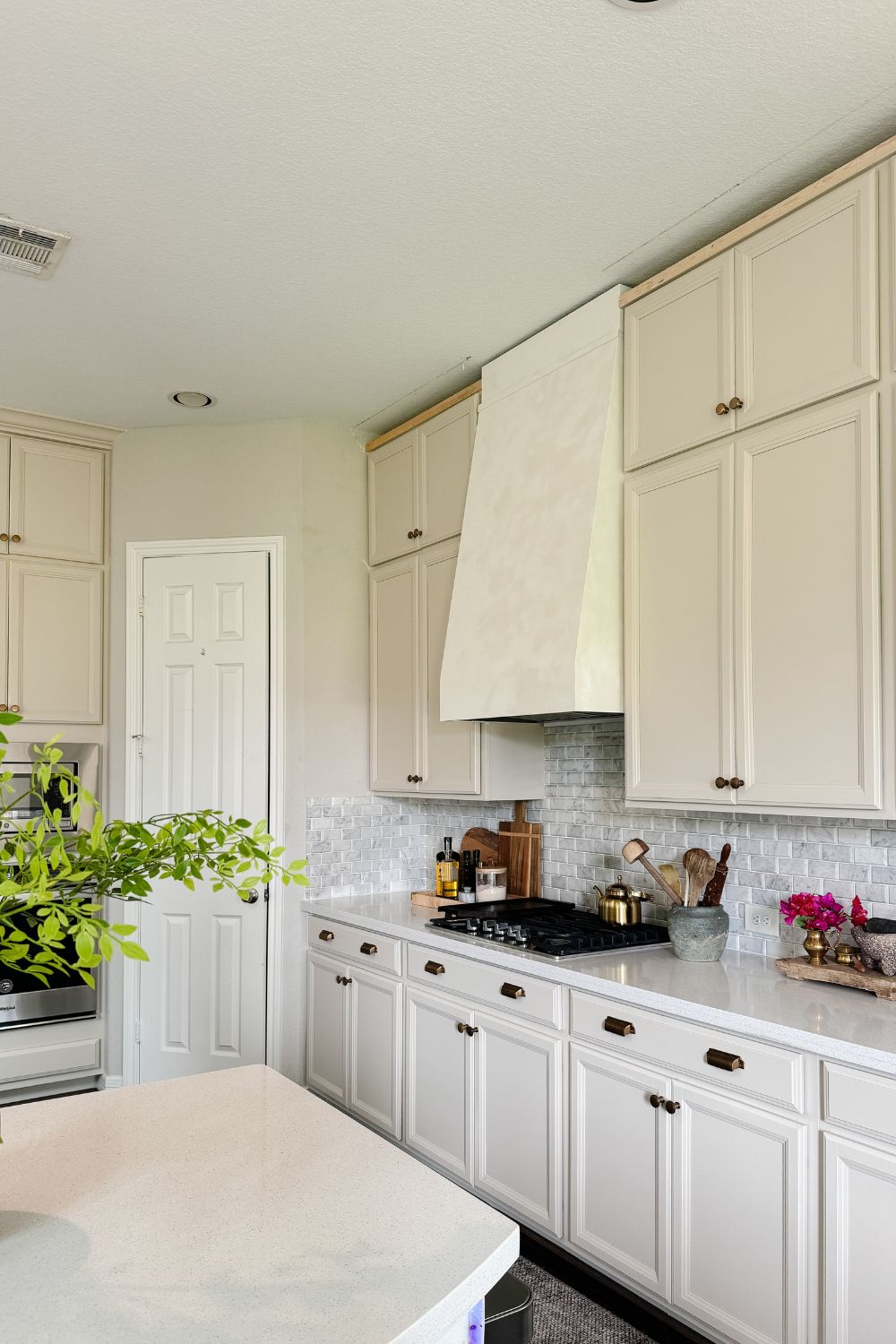 Best Kitchen Cabinet Paint Finish for Professional Results